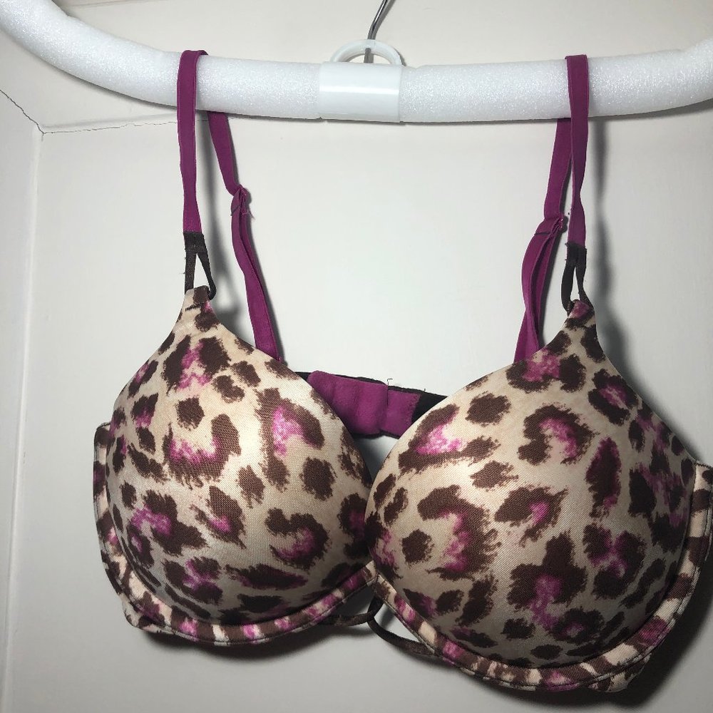 EUC Victoria's Secret Miraculous Plunge Bra